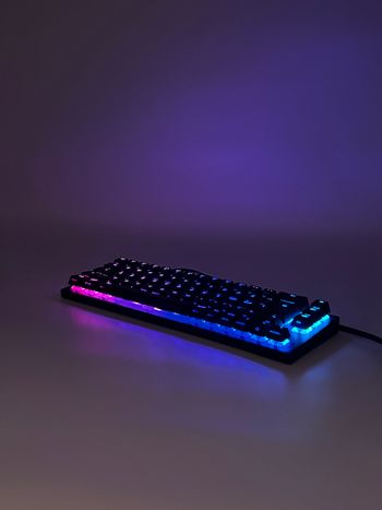 Cherry XTRFY K5V2 RGB Compact Mechaninė Gaming Klavaitūra