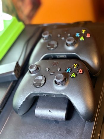 Buy 2x Xbox Series pultai