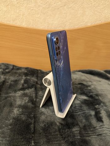 Redeem Redmi note 12 pro su motitines defektu
