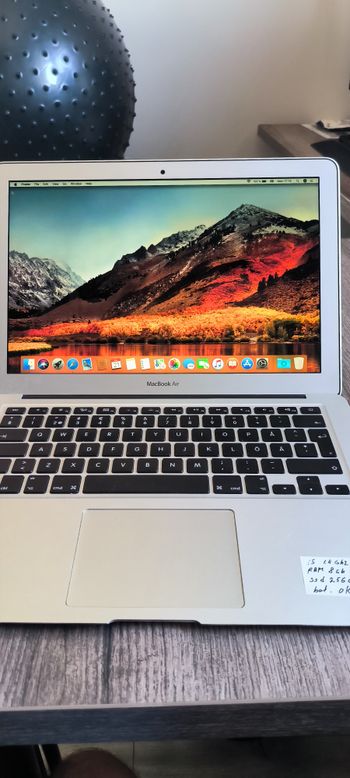 Apple Macbook Air 2013 mid,I5, 8gb ram, 250ssd