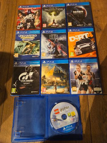 Parduodama 10 ps4 žaidimų