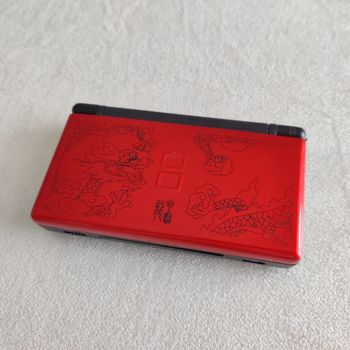 Nintendo DS Lite rojo dragón 