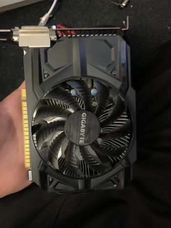 Gigabyte Radeon R7 360 2 GB 1200 Mhz PCIe x16 GPU