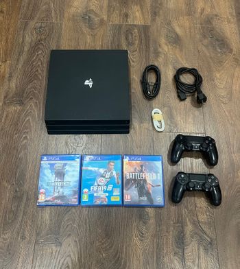 Playstation 4 Pro, Black, 1tb/3 žaidimai/2 pultai