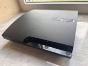 Sony PlayStation 3 PS3 Slim 500GB 2 originalūs pultai su žaidimais