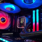Get Galingas Juodas Kompiuteris su RTX 3080 Ti ir Ryzen 5 9600x