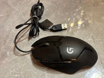 Logitech G402 Gaming Mouse Pėlė
