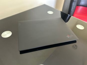Lenovo Thinkpad X1 Carbon (9th gen) Intel i7-1185G7 Intel Iris Xe G7 96 EU / 32GB DDR4 / 512GB NVME / 57 Wh / Wi-Fi 6 AX201 / Black