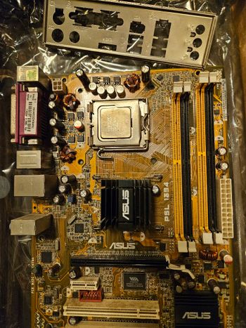 Asus P5L 1934, E4500, 2gb ram