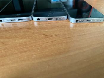 Apple iPhone SE 64GB Space Gray