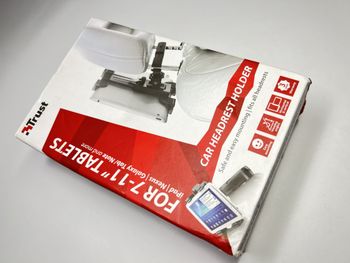 Trust 18639-02 Universal Car Headrest Tablet Mount (New, Open Box)