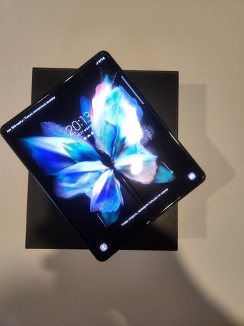 Samsung galaxy Z fold 3 5g for sale