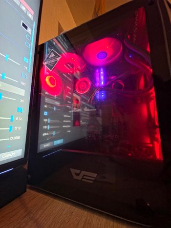 Ryzen 7 5800x, RX 7600 XT 8GB, 32gb ram