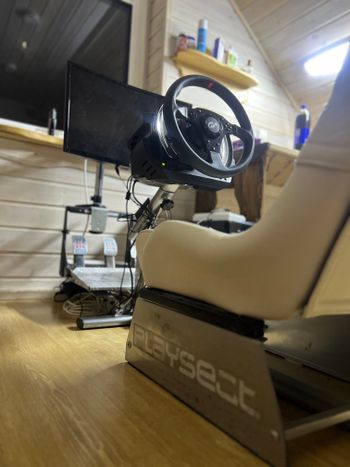 Get sim racing rig Trustmaster T500RS