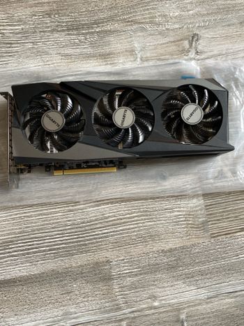 Geforce RTX Gigabyte 3050 3x fans