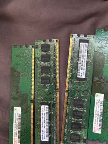 Crucial Ballistix 1 GB (1 x 1 GB) DDR2-800 Yellow PC RAM
