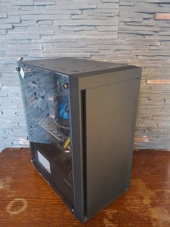 Kompiuteris - Xeon(6-core)/Radeon RX570/16GB DDR3
