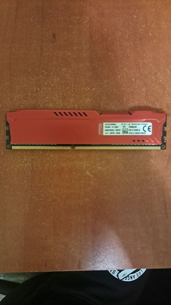 Get Kingston HyperX Fury Red 8 GB (2 x 4 GB) DDR3-1866 Red / Silver PC RAM