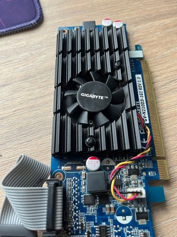 Gigabyte GeForce 210 1 GB 520 Mhz PCIe x16 GPU