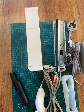 Nintendo Wii, Baltas, įrašyta 13 žaidimų