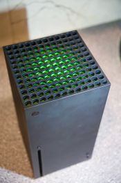 Xbox Series X 1TB + 2 Red Dead Redemption žaidimai (diskai, dėžės)