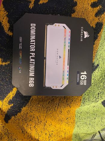 Corsair Dominator Platinum RGB 16 GB (2 x 8 GB) DDR4-3200 White PC RAM