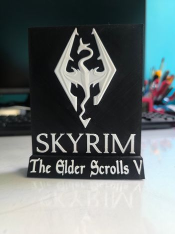 The Elder Scrolls V skyrim žaidimo logotipo animacija 