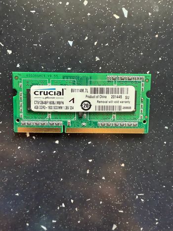 Crucial 4 GB (1 x 4 GB) DDR3-1333 Green Laptop RAM