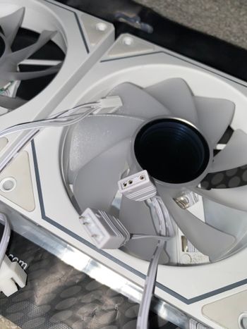 ARGB 120mm white forward case fans