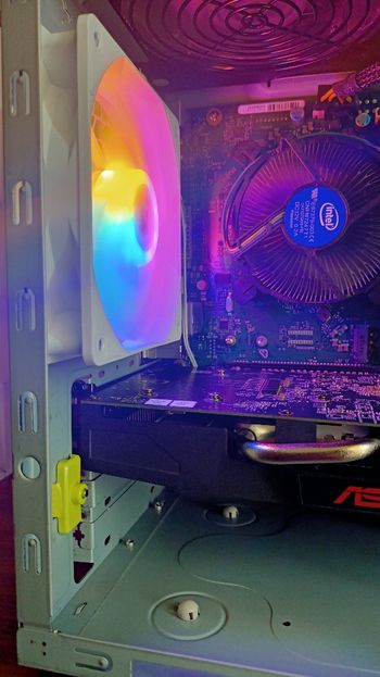 I5-7400+Rx 570 Žaidimu Kompiuteris