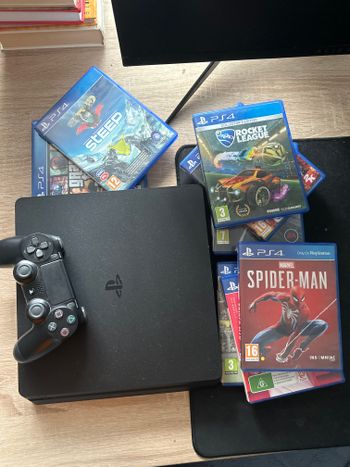 PlayStation 4 Slim, Black, 500GB