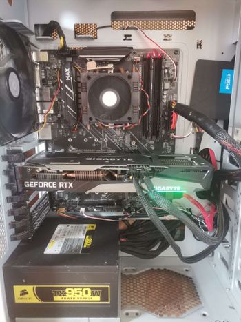 galingas stacionarus kompiuteris – RTX 3060 Ti / Ryzen 7 / 32 GB RAM