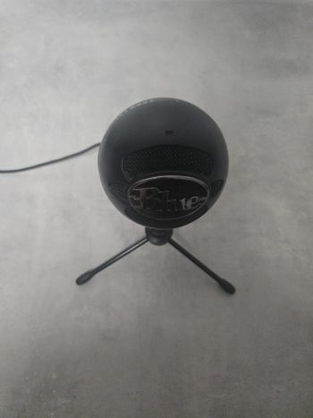 Blue YETI Snowball