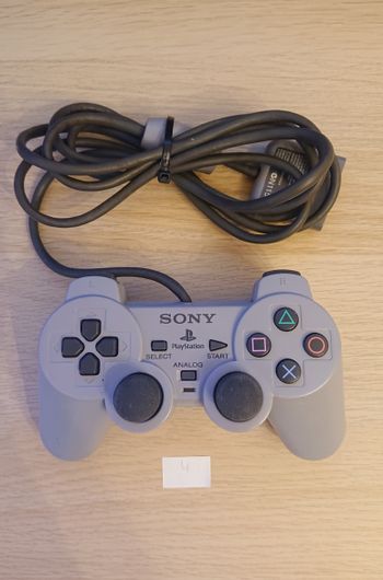 PS1 pultelis (nr.4)