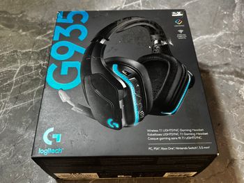 Logitech G935 Wireless RGB Gaming Headphones