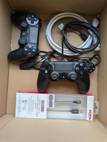 Buy PlayStation 4, Black, 2 pulteliai 720GB atristas 9.0