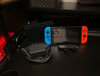 Nintendo Switch V2, 32GB, Neon