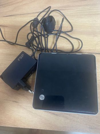 Intel NUC modelis NUC5CPYH