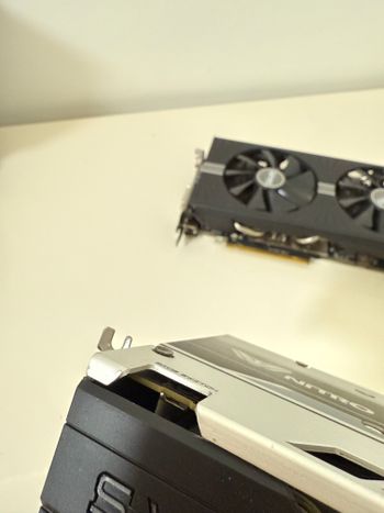 2VNT SAPPIRE RX 570 4GB NITRO+ SU TRŪKUMAIS