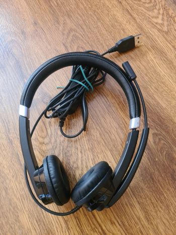 Pirkti Razer BlackShark V2 + USB sound card