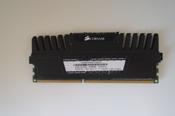 Buy Corsair Vengeance 4 GB RAM (DDR3)
