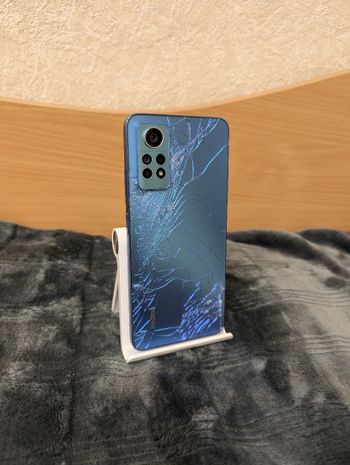 Redmi note 12 pro su motitines defektu