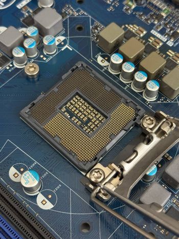 Intel DH77KC Intel H77 ATX DDR3 LGA1155 1 x PCI-E x16 Slots Motherboard