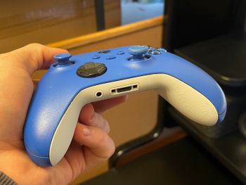 XBOX Series S / X Shock Blue Controller / Pultelis  for sale