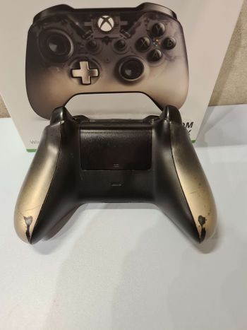 Buy Xbox one Phantom Black Wireless Pultas