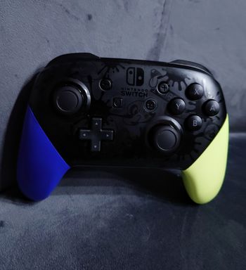 Nintendo Switch Pro Controller (Splatoon 3)