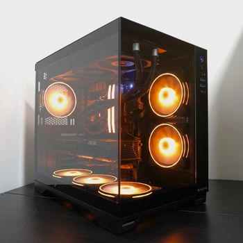 Ryzen 7 7800X3D B650M WIFI 32GB DDR5 1TB NVMe SSD RTX 5070 OC 12GB