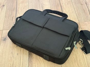 Nešiojamų kompiuterių krepšys (iki 16" nešiojamiesiems kompiuteriams)