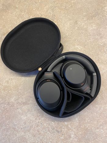 Sony WH-1000XM3 belaidės ausinės wireless headphones.