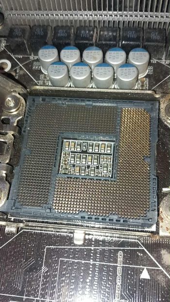 ASRock X58 Extreme 3 Intel X58 ATX DDR3 LGA1366 3 x PCI-E x16 Slots Motherboard